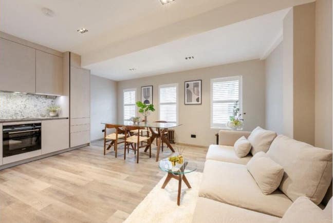 Newly Built Flat/Just 7 min Walk to Elizabeth Line Main Photo