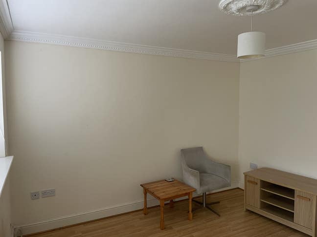 End of terrace three bedroom house for rent. Main Photo