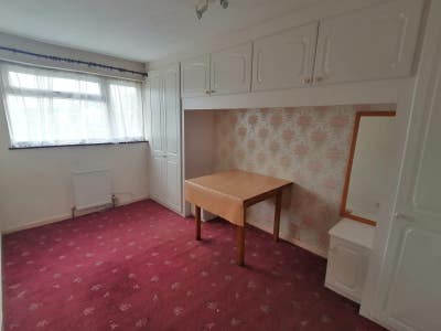 NW7 Whole Floor with 2 bedrooms for rent £1300/M Main Photo