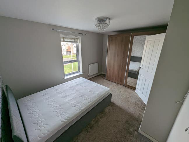 Fantastic double room available in Stanway! Main Photo