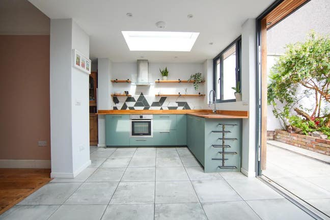 3 Bed House in St Werburghs - BS2 Main Photo