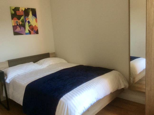 Modern Clean Double Room Minutes from Station Main Photo