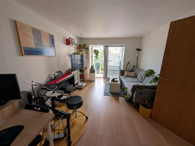 1-bed flat  - 3/4 months from end-Aug - bills incl Main Photo