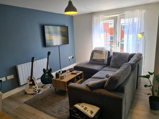 Double Bedroom with Private bathroom (waterfront) Main Photo