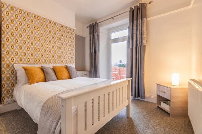 1 Double Room in Crownhill available NOW Main Photo