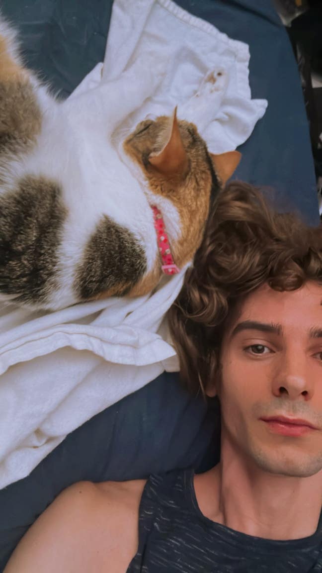 Looking for a room lgbtq+420 friendly +pet frien Main Photo