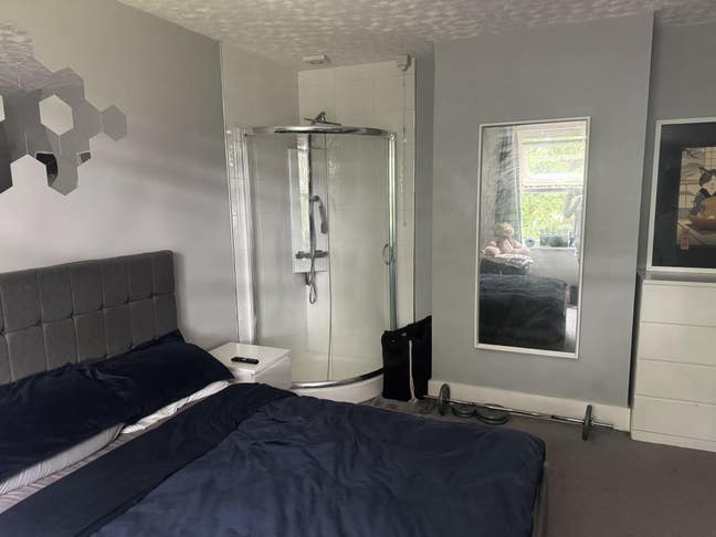 Large double room for single occupancy Main Photo