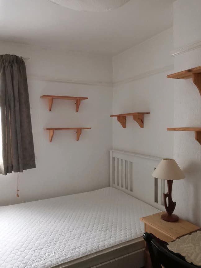 Earlswood / Redhill, Surrey double room to rent Main Photo