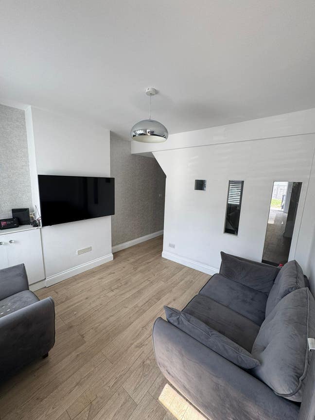 Charming 2-bed Terraced House Available in Bromley Main Photo