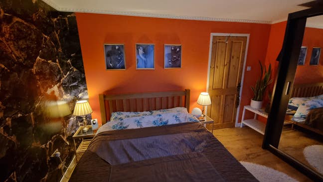 Comfy and cozy double room for short term let. Main Photo