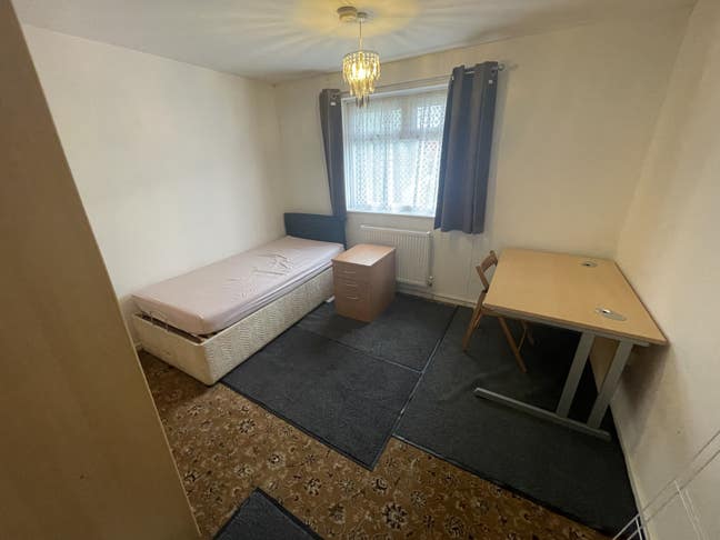 Double room to rent, for clean person £500 Inc All Main Photo