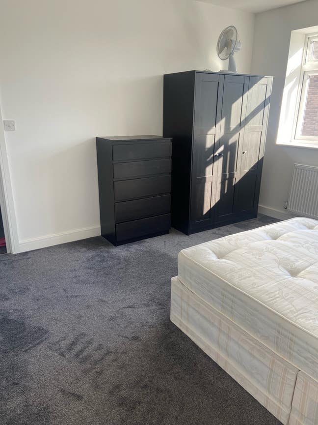 Spacious double room in Chadwell Heath Main Photo
