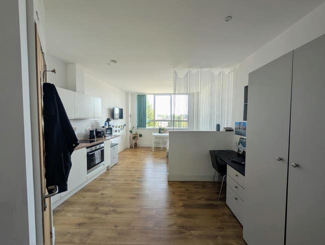 Large Modern Studio Plymouth City Centre Flat 310 Main Photo