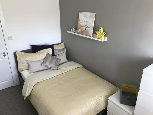 Addlestone town centre co living - choice of room  Main Photo