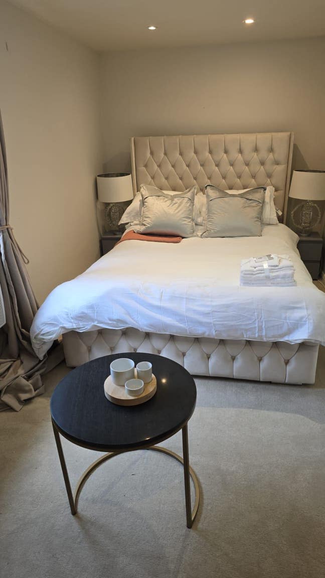 Short Term Holiday Let - South Ockendon  Main Photo