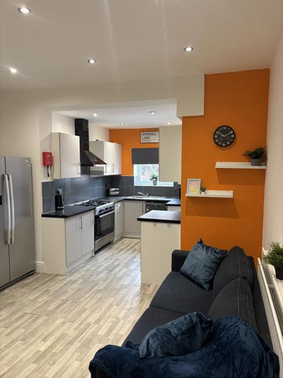 Student Ensuite Bedrooms - All inc Bills S2 Main Photo