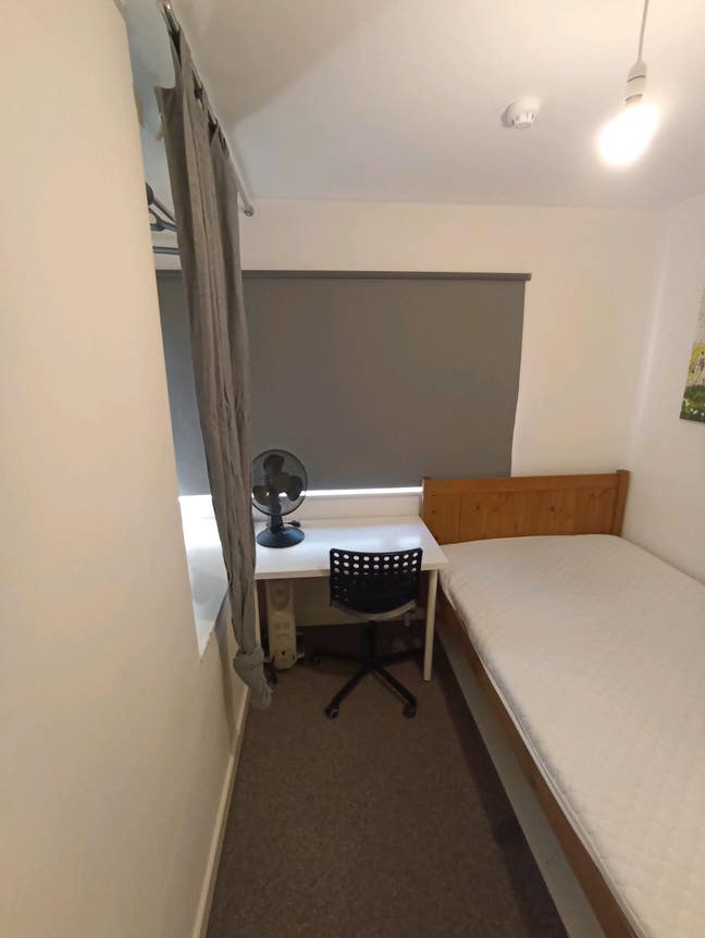 Ensuite Single Room Bills Included in CV4 Main Photo