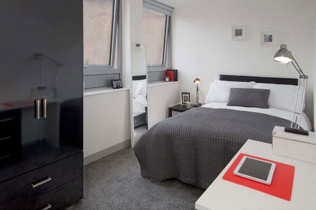 Furnished double room in Sheffield city centre Main Photo