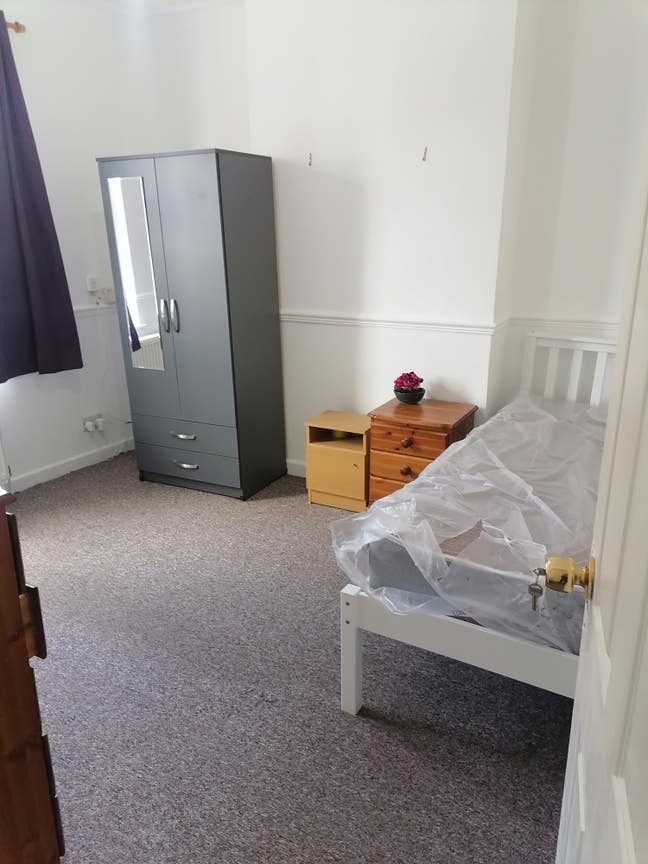 Good size room in Levenshulme Main Photo