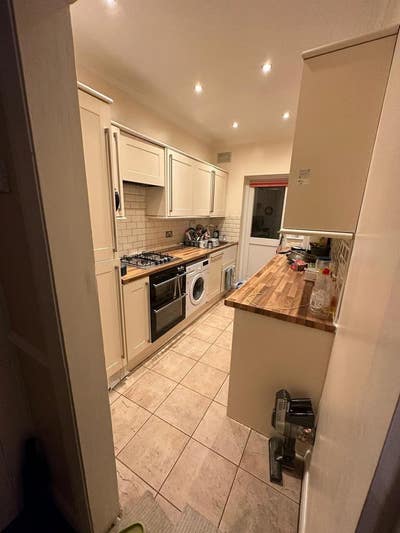Well maintained Single Room in RM8  Main Photo