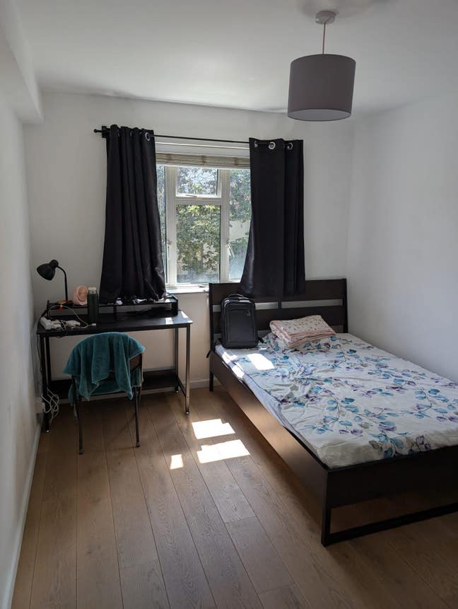 Large Double Room (All Bills Inc. - Zone 1/2) Main Photo