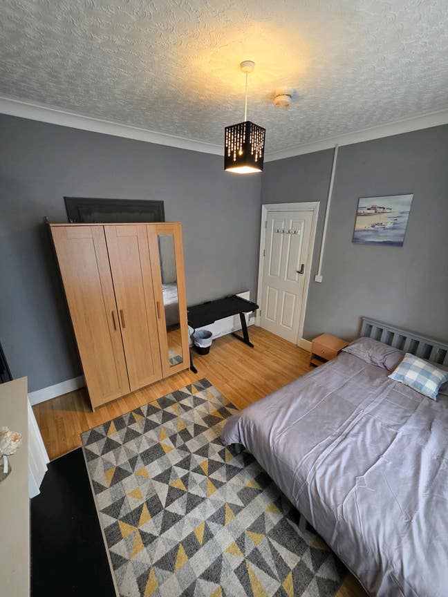 2 Double bedrooms available  Main Photo