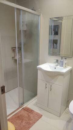 Rooms for working Professionals HARROW Main Photo