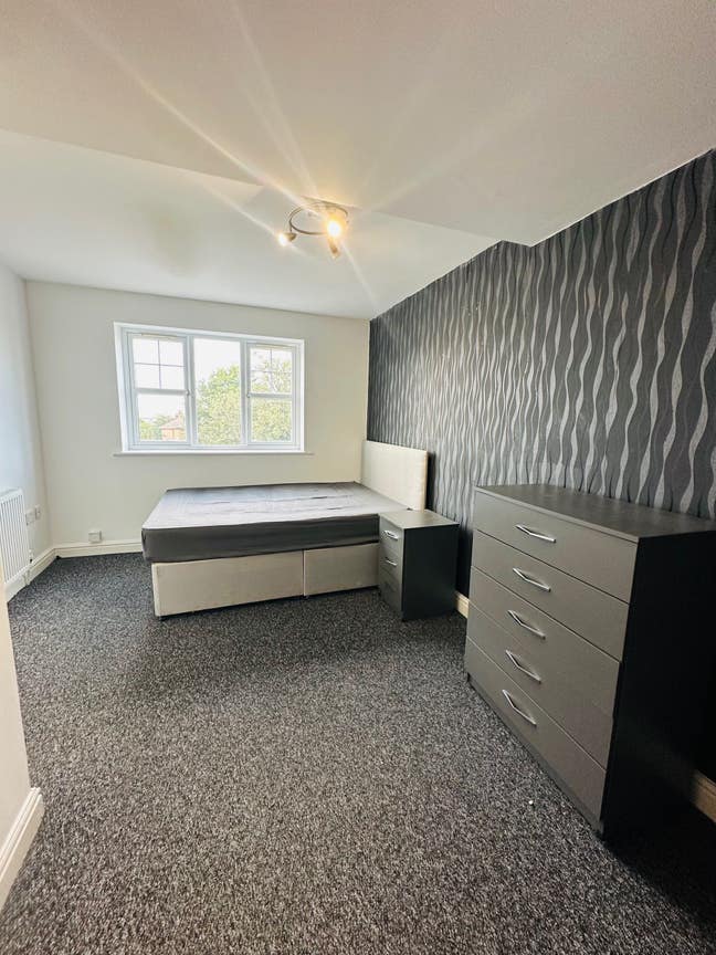 Comfortable Rooms in Wirral  Main Photo
