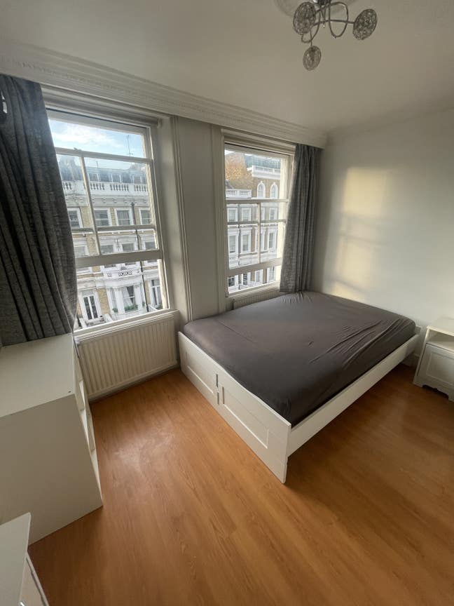 Whole flat: 2 bedroom flat close to Imperial Uni. Main Photo