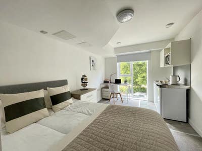 Modern,, private Studios 12 min from Solent Uni Main Photo