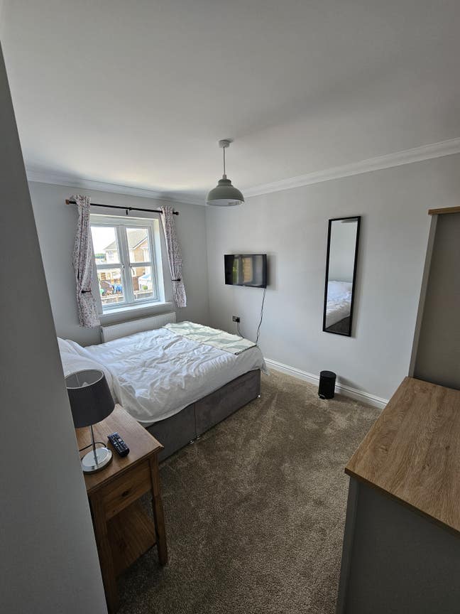 Double room in detached house in Elm Main Photo