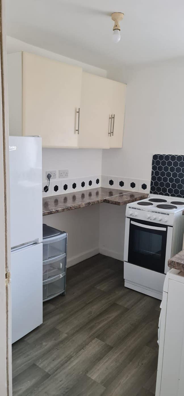 3 Bedroom Flat To Rent Main Photo