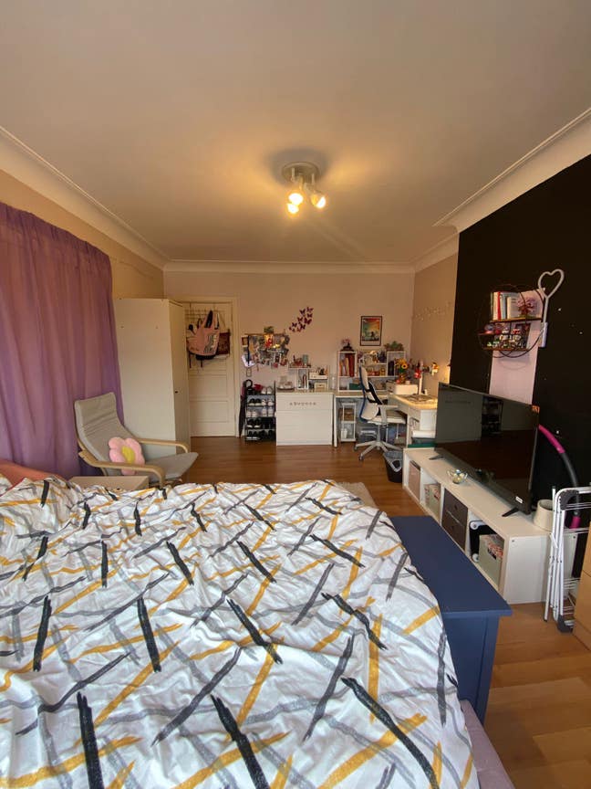 Large double room in Hendon Central Main Photo