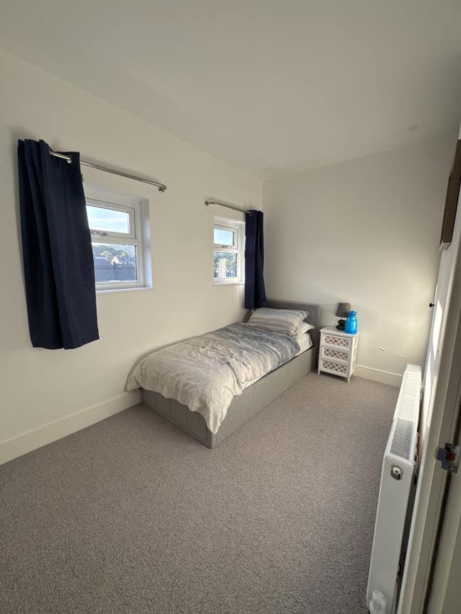 Room for students- shared house Main Photo