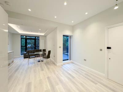 2 bedroom partment in Camden Road, N7 Main Photo