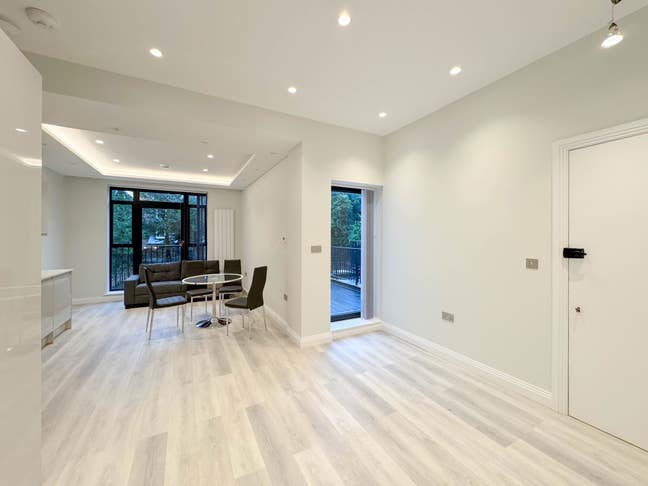 2 bedroom partment in Camden Road, N7 Main Photo