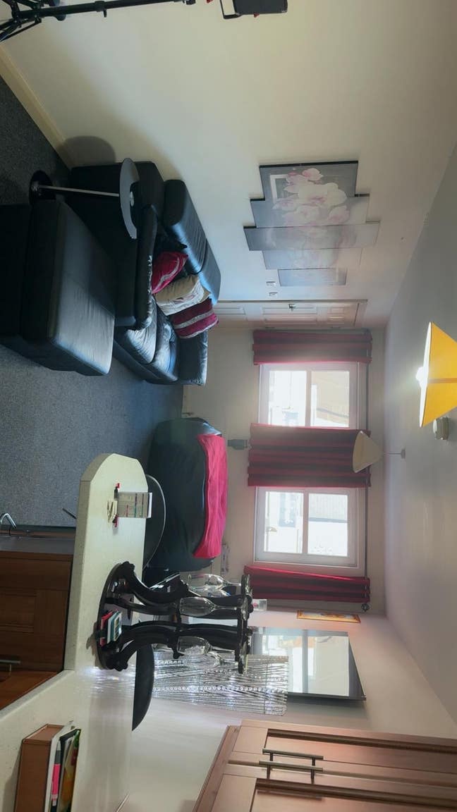 Room to rent in a two bed room apartment  Main Photo
