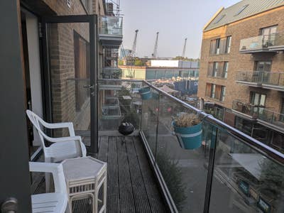 Double bedroom in Wapping Wharf flat w/ balcony Main Photo