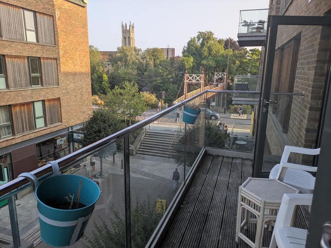 Double bedroom in Wapping Wharf flat w/ balcony Main Photo