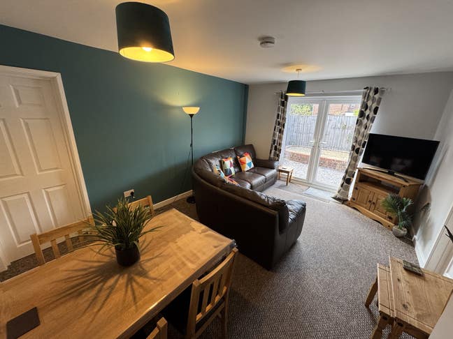 Renovated Student Only House 10 mins walk to UEA Main Photo