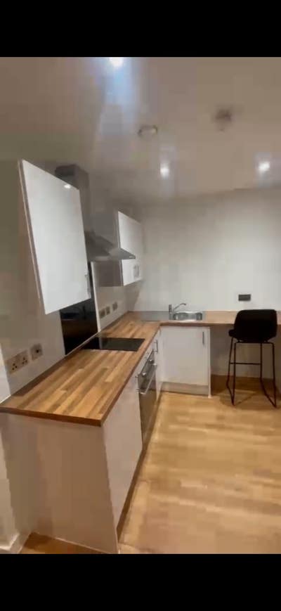 Spacious Studio Flat on Pomona Island Main Photo