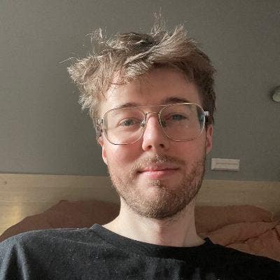 Working professional seeking house/flat Main Photo