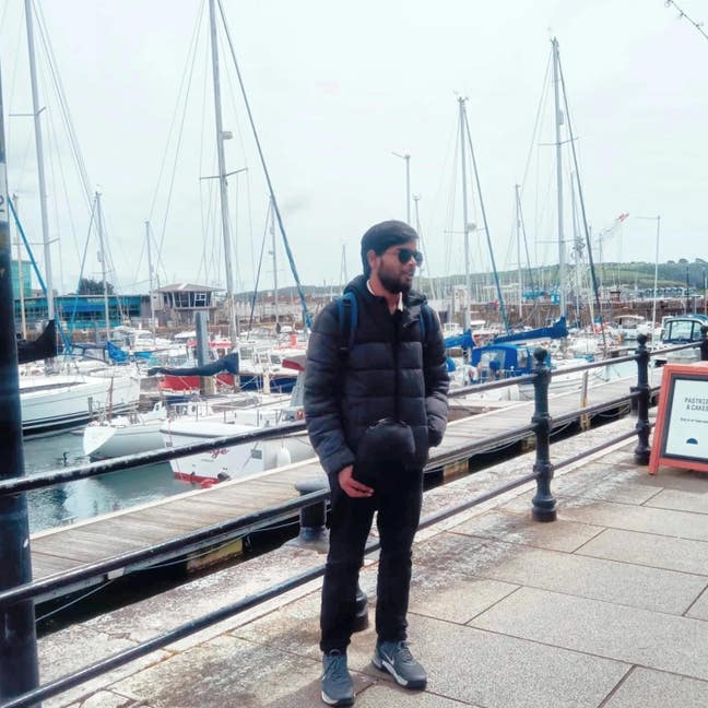 young professional(27) looking for a room Main Photo