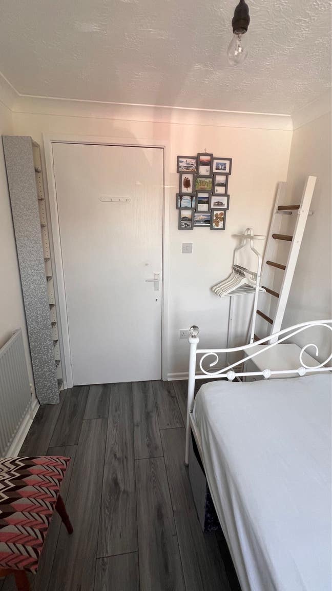 Newly decorated single room  Main Photo