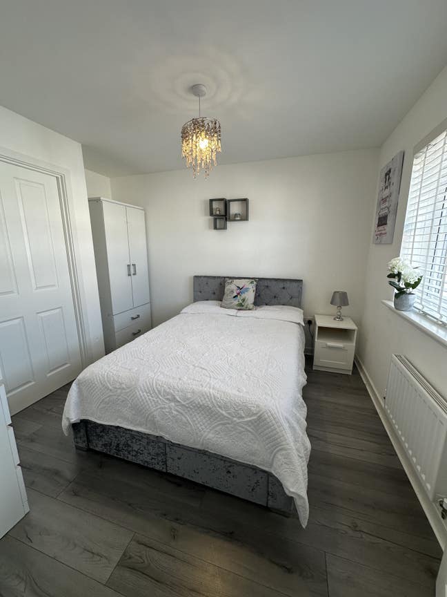 Lovely Double Room with En-suite Main Photo