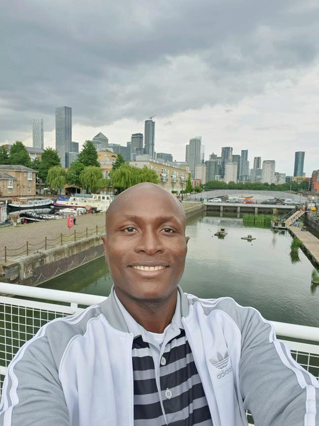 I am a professional male aged 44. I am lookin... Main Photo