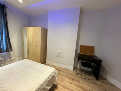 Great Flat - Clapham Common from 31/08 Main Photo
