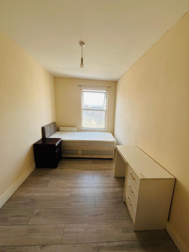 Single Room Near University of Greenwich Medway Main Photo