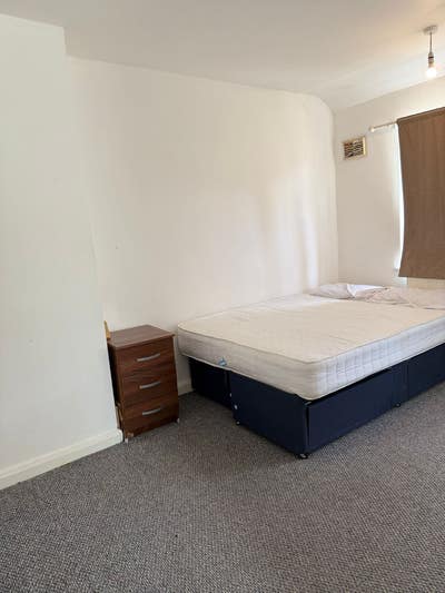 Double Bedroom for rent  Main Photo