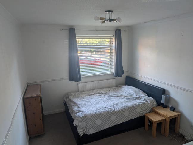 Spacious Double Bedroom – Bills Included Main Photo